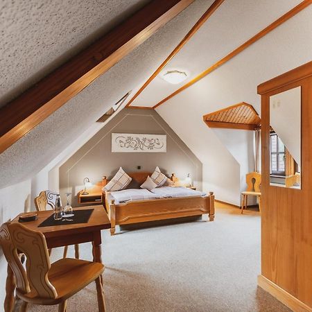 Fremden- Und Monteurzimmer "Zum Ochsen" Flieden Buitenkant foto