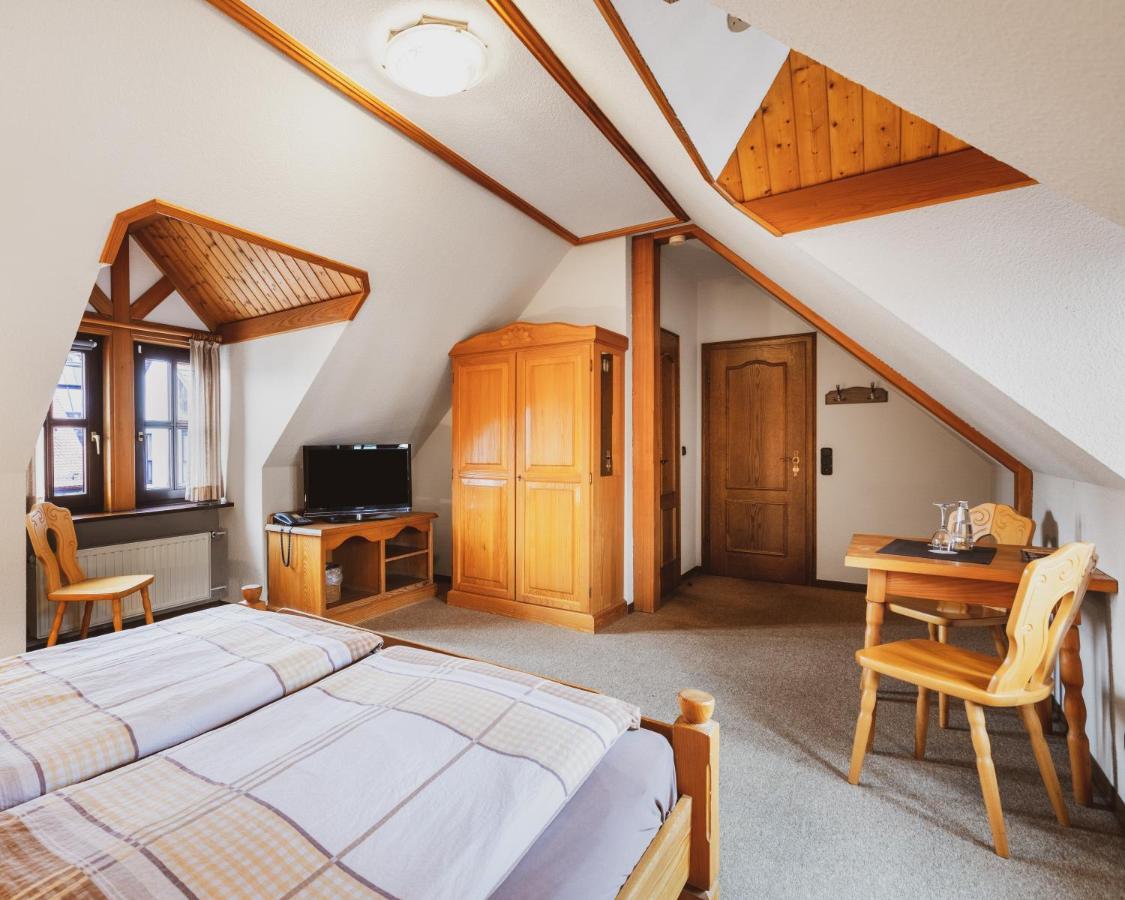 Fremden- Und Monteurzimmer "Zum Ochsen" Flieden Buitenkant foto