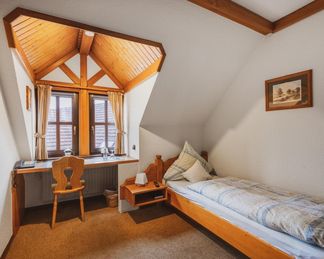 Fremden- Und Monteurzimmer "Zum Ochsen" Flieden Buitenkant foto