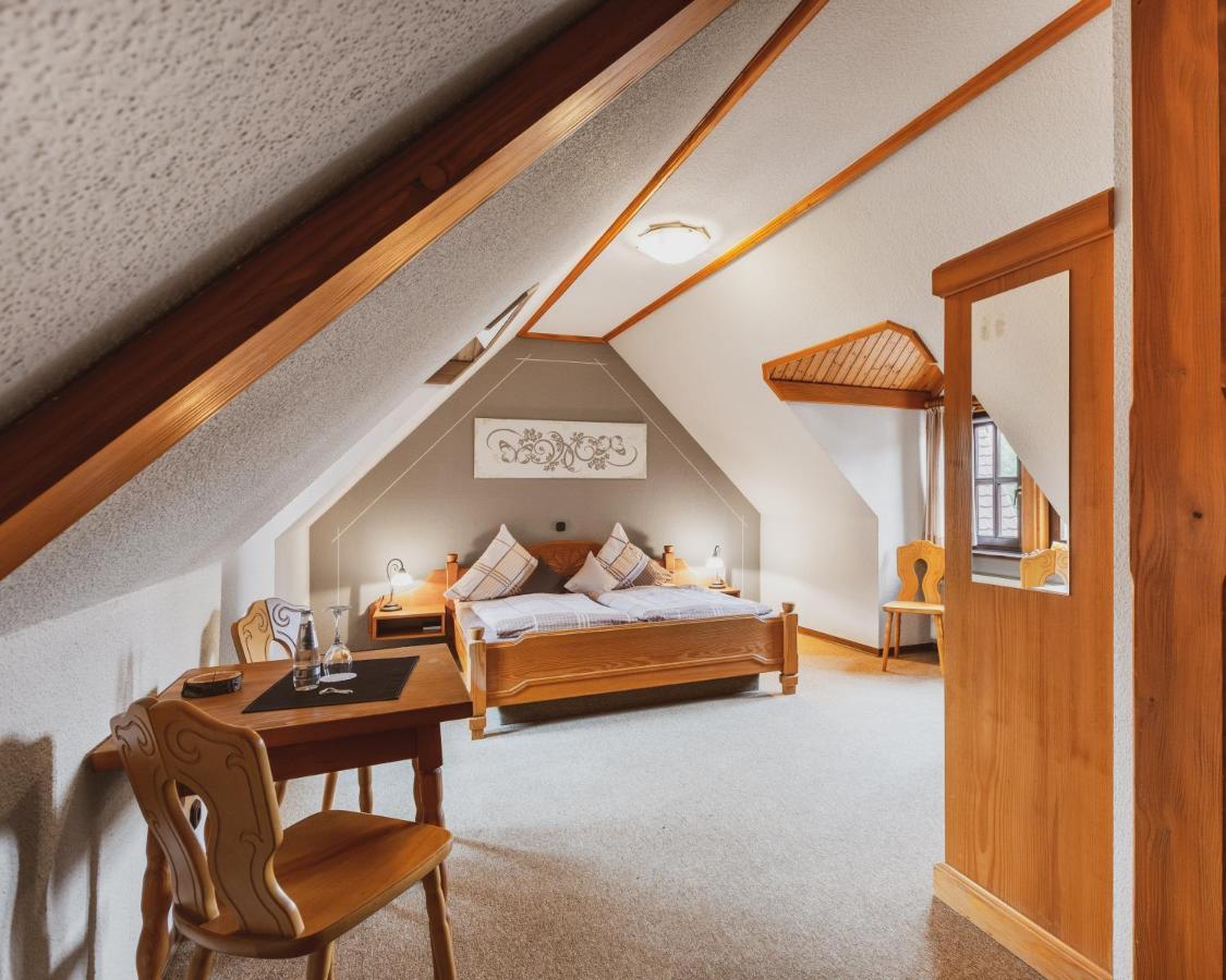 Fremden- Und Monteurzimmer "Zum Ochsen" Flieden Buitenkant foto